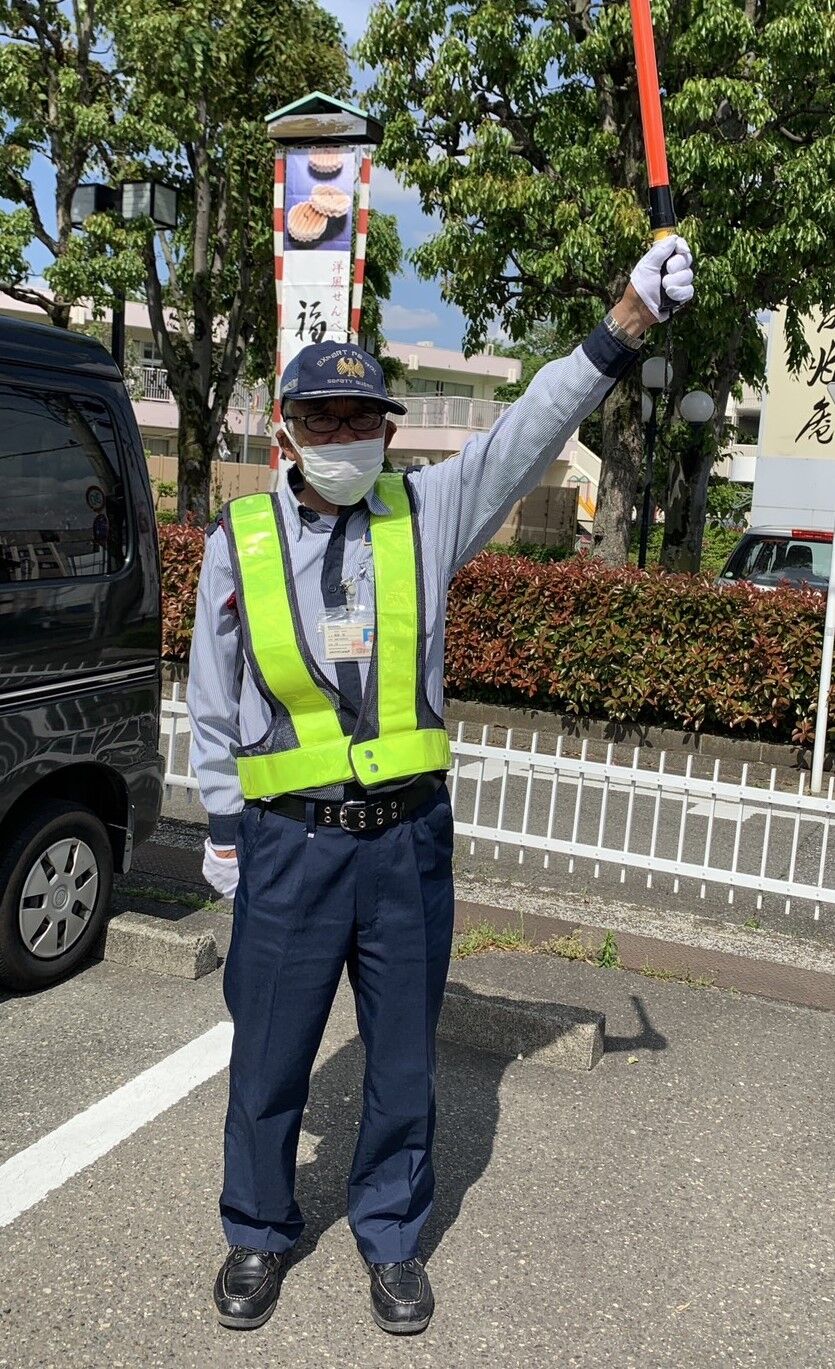初山店_1F駐車場出入口誘導_6